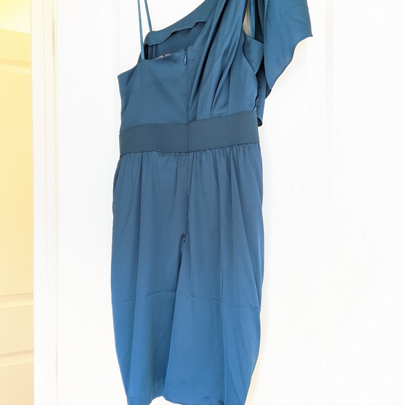 Le Chateau One Shoulder Satin Dress - Picture 7 of 7